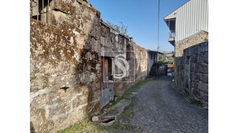 Moradia T5 para Venda em Ruivães e Campos Foto 1