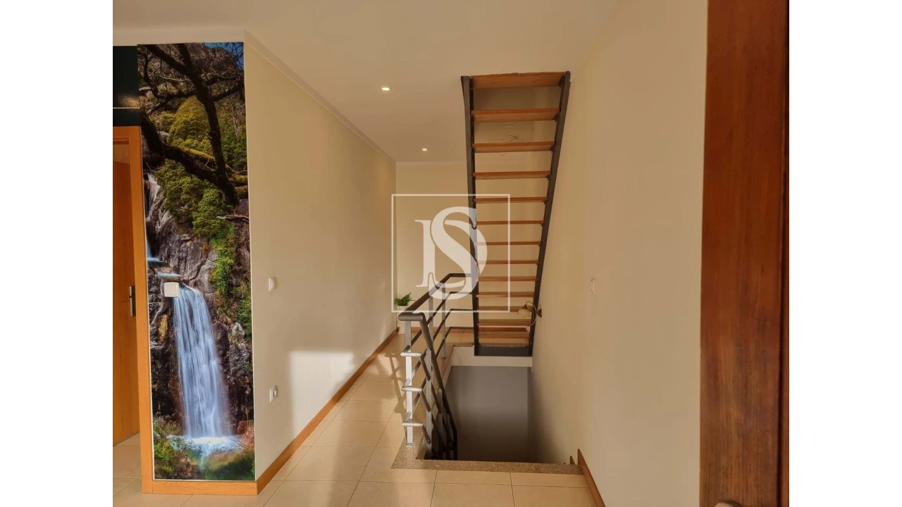 Moradia T3 para Venda em Ventosa e Cova Foto 24