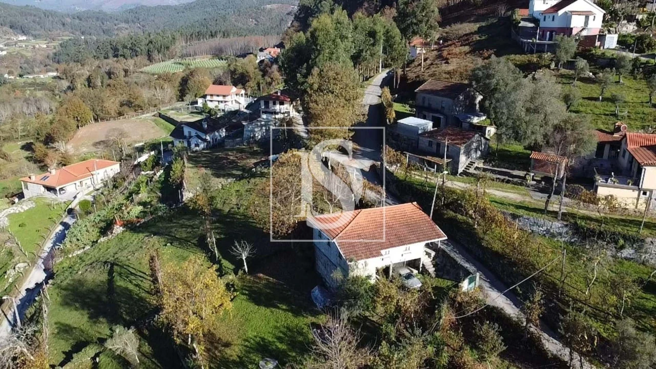 Moradia T3 para Venda em Rossas Foto 4