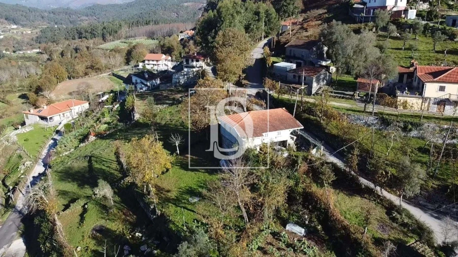 Moradia T3 para Venda em Rossas Foto 2