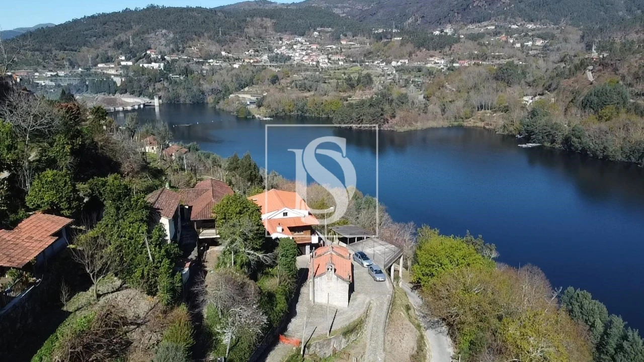 Moradia T2 para Venda em Parada do Bouro Foto 24