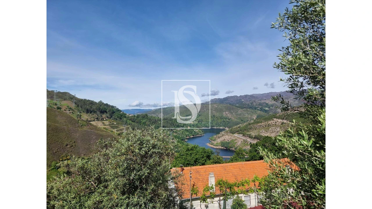 Moradia T3 para Venda em Ferral Foto 2