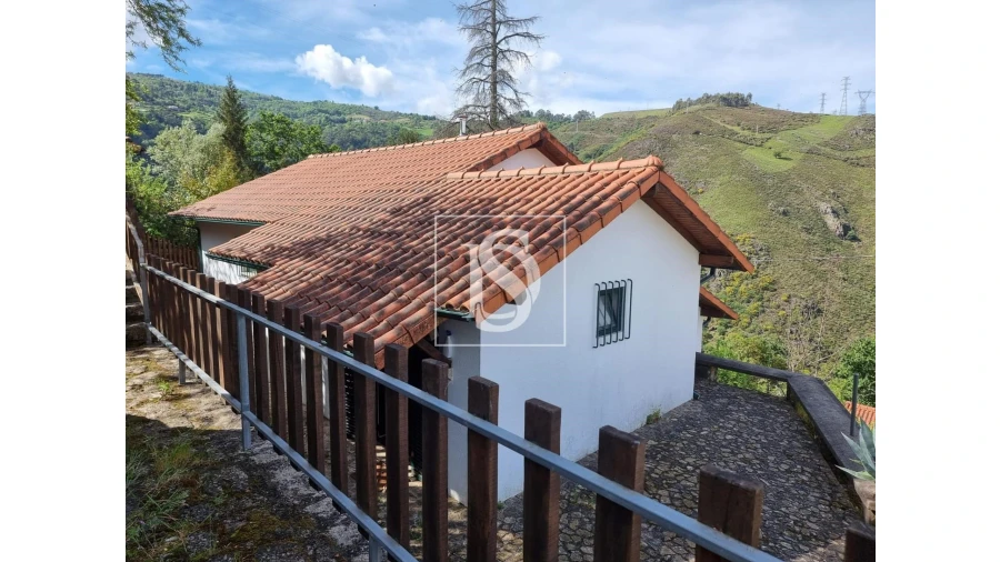 Moradia T3 para Venda em Ferral Foto 6