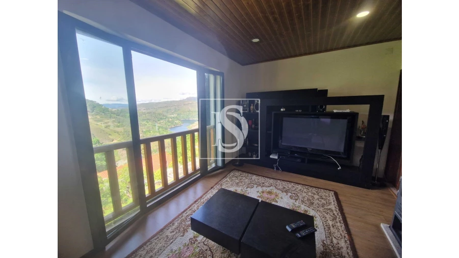 Moradia T3 para Venda em Ferral Foto 16