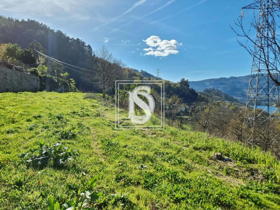 Terreno para Venda em Santa Clara de Louredo Foto 11