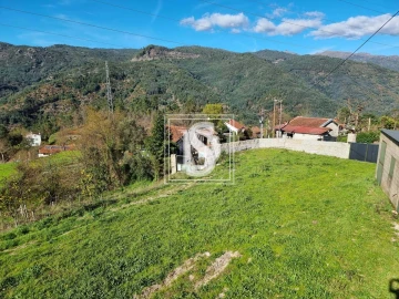 Terreno para Venda em Santa Clara de Louredo