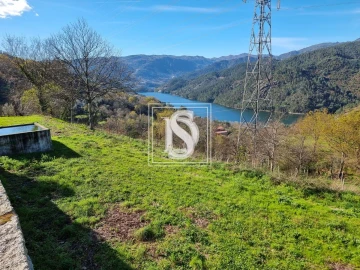Terreno para Venda em Santa Clara de Louredo