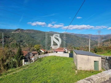 Terreno para Venda em Santa Clara de Louredo