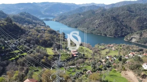 Terreno para Venda em Santa Clara de Louredo