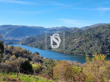 Terreno para Venda em Santa Clara de Louredo