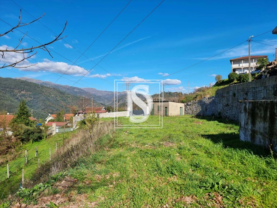 Terreno para Venda em Santa Clara de Louredo Foto 2