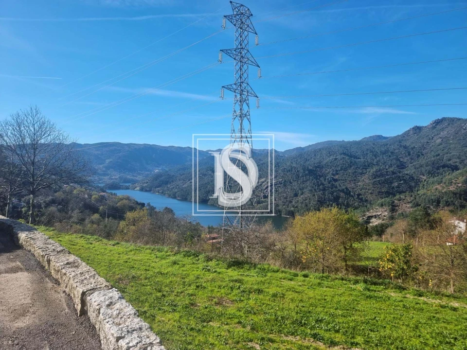 Terreno para Venda em Santa Clara de Louredo Foto 17