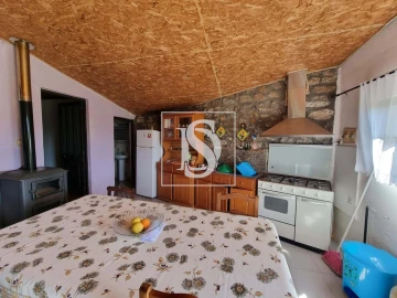 Moradia T5 para Venda em Santa Clara de Louredo