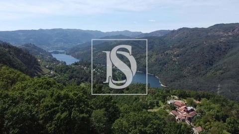 Moradia T5 para Venda em Santa Clara de Louredo