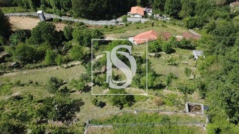 Moradia T5 para Venda em Santa Clara de Louredo