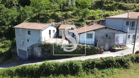 Moradia T5 para Venda em Santa Clara de Louredo