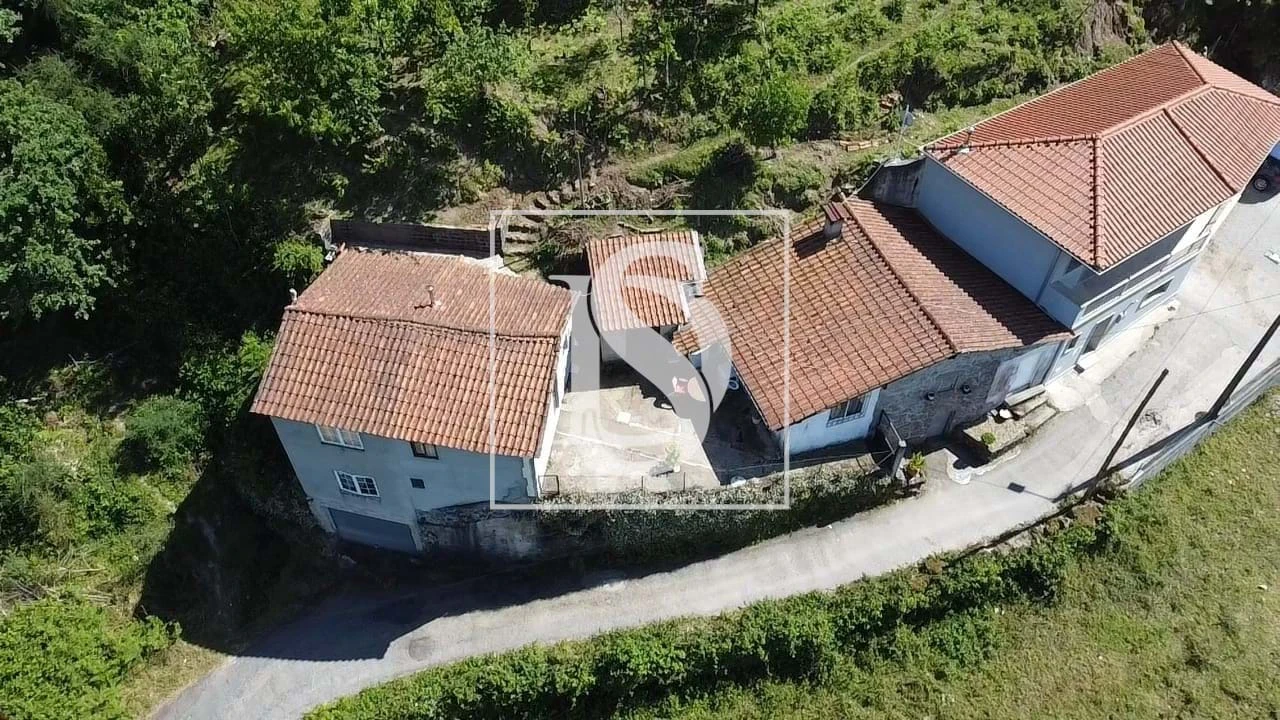 Moradia T5 para Venda em Santa Clara de Louredo Foto 2