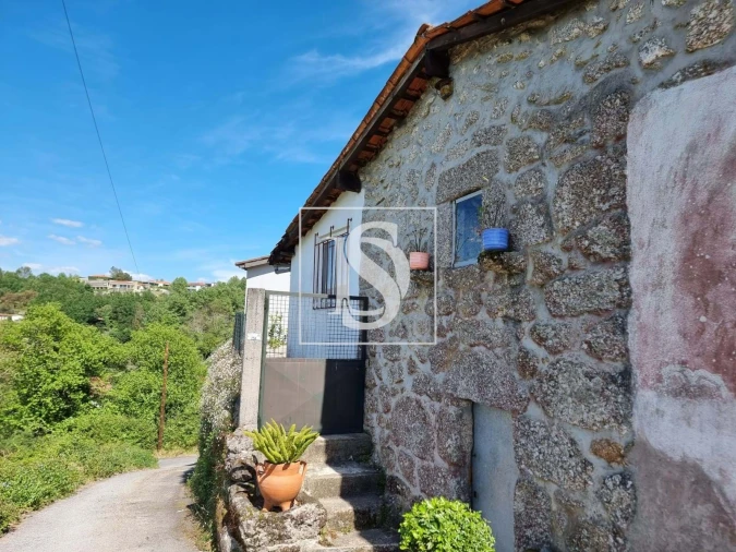 Moradia T5 para Venda em Santa Clara de Louredo