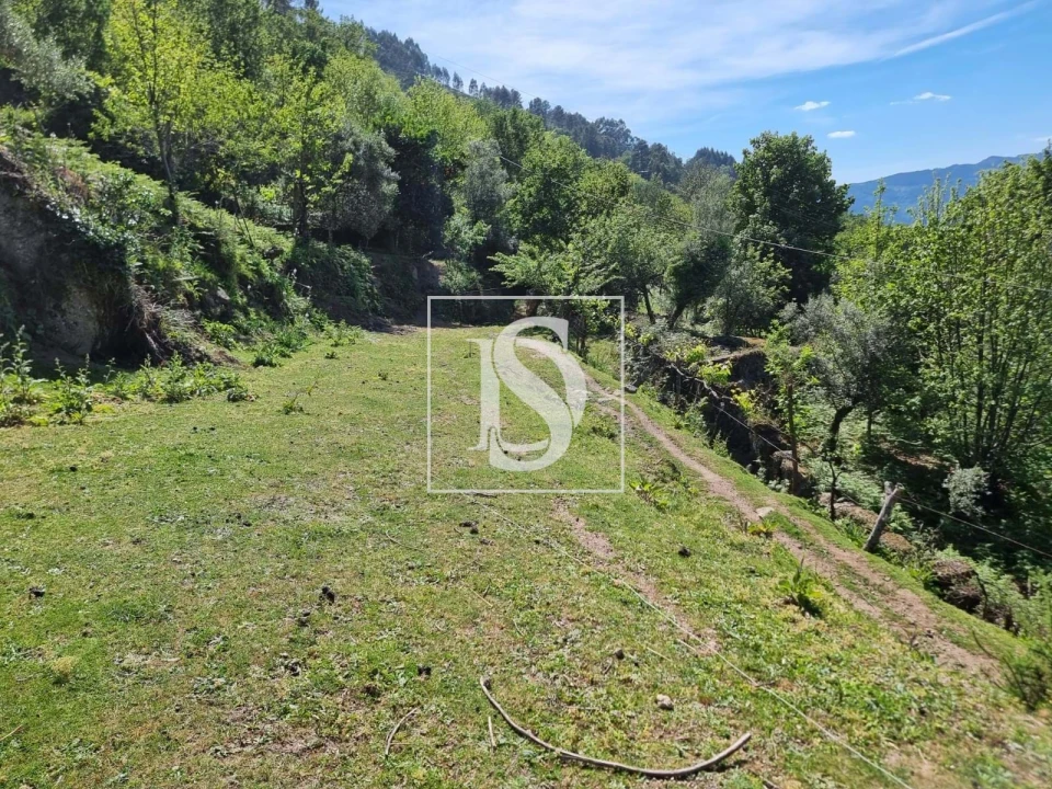 Moradia T5 para Venda em Santa Clara de Louredo Foto 12