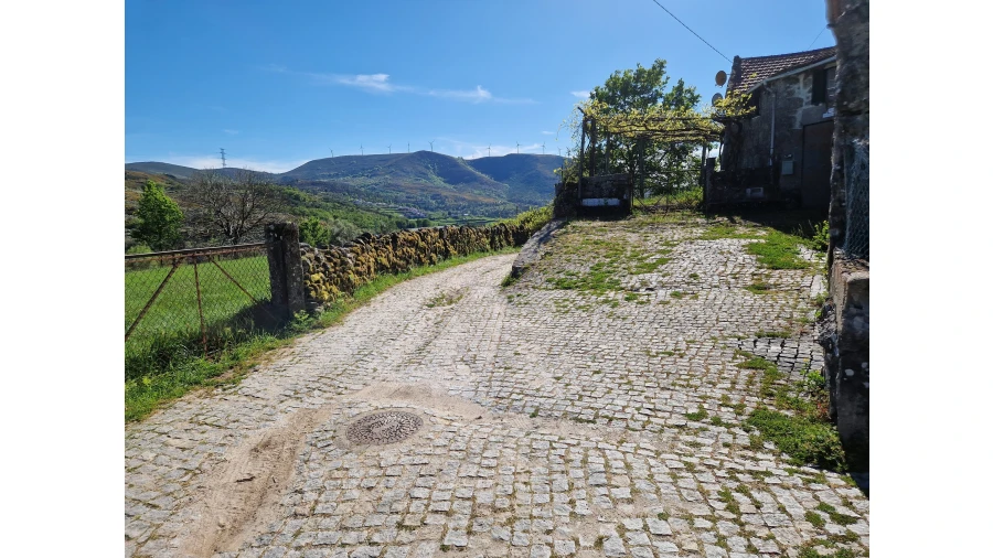 Moradia T2 para Venda em Ruivães e Campos Foto 17