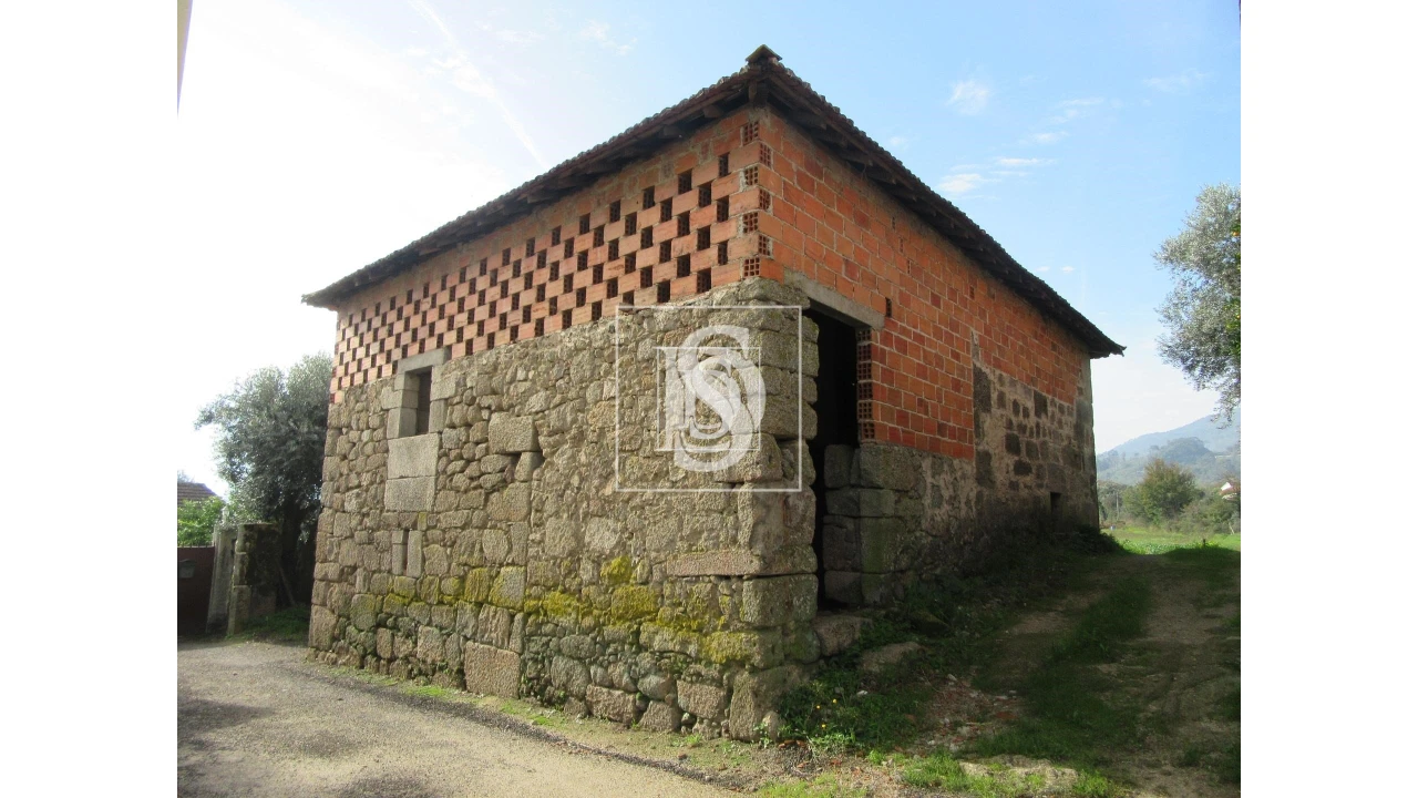 Quinta para Venda em Campo de Besteiros Foto 2