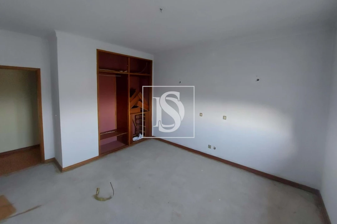 Prédio para Venda em Santiago de Besteiros Foto 26