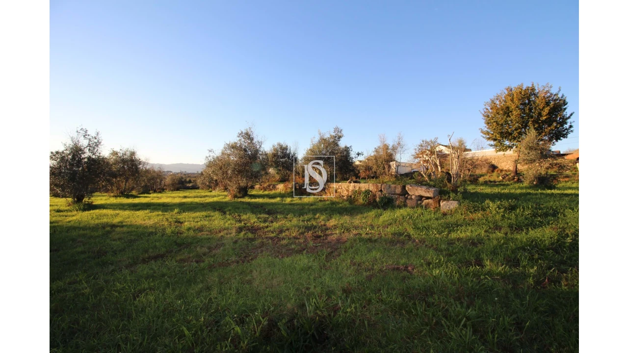 Terreno para Venda em Canas de Santa Maria Foto 1