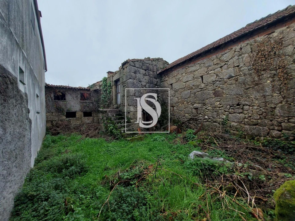 Moradia T3 para Venda em Tondela e Nandufe Foto 1