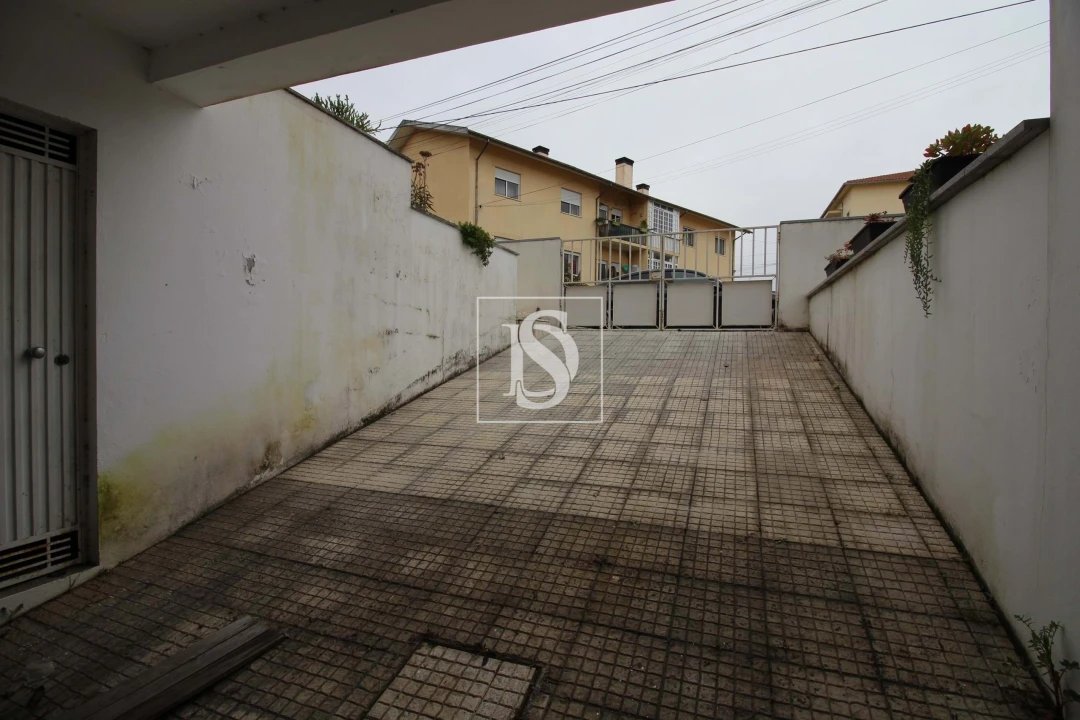 Moradia T4 para Venda em Orgens Foto 20