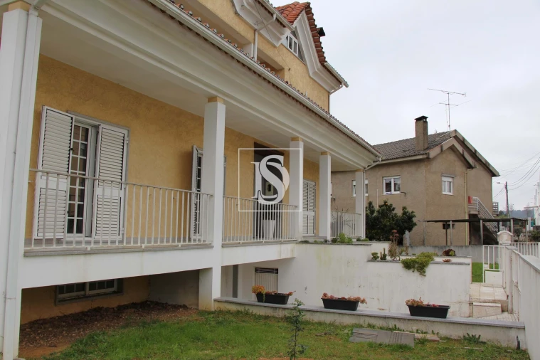 Moradia T4 para Venda em Orgens Foto 25