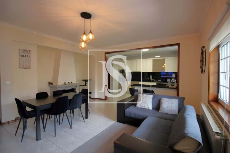 Moradia T4 para Venda em Orgens Foto 2