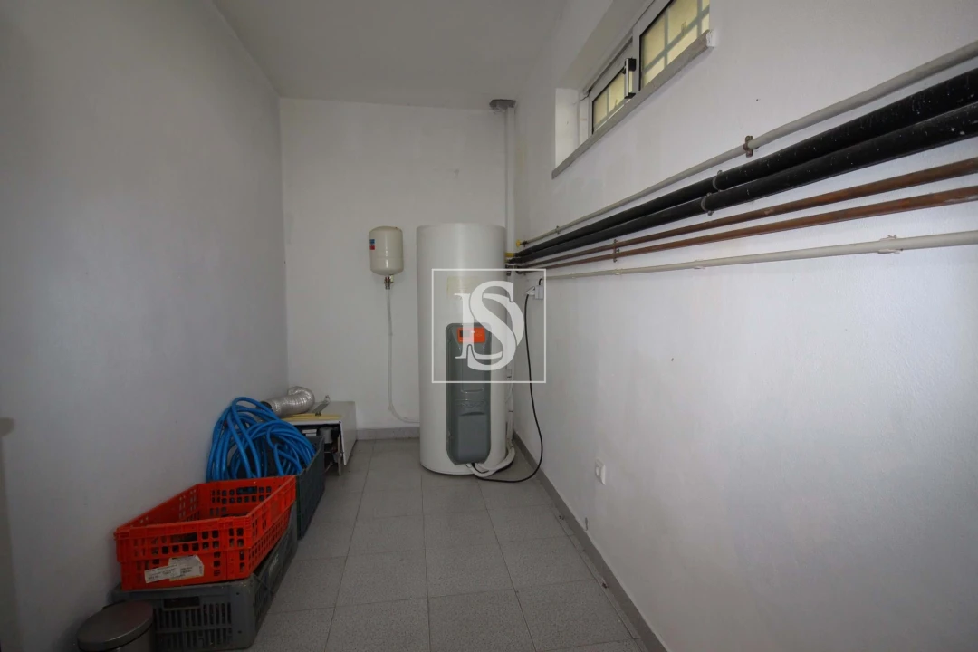 Moradia T4 para Venda em Orgens Foto 21