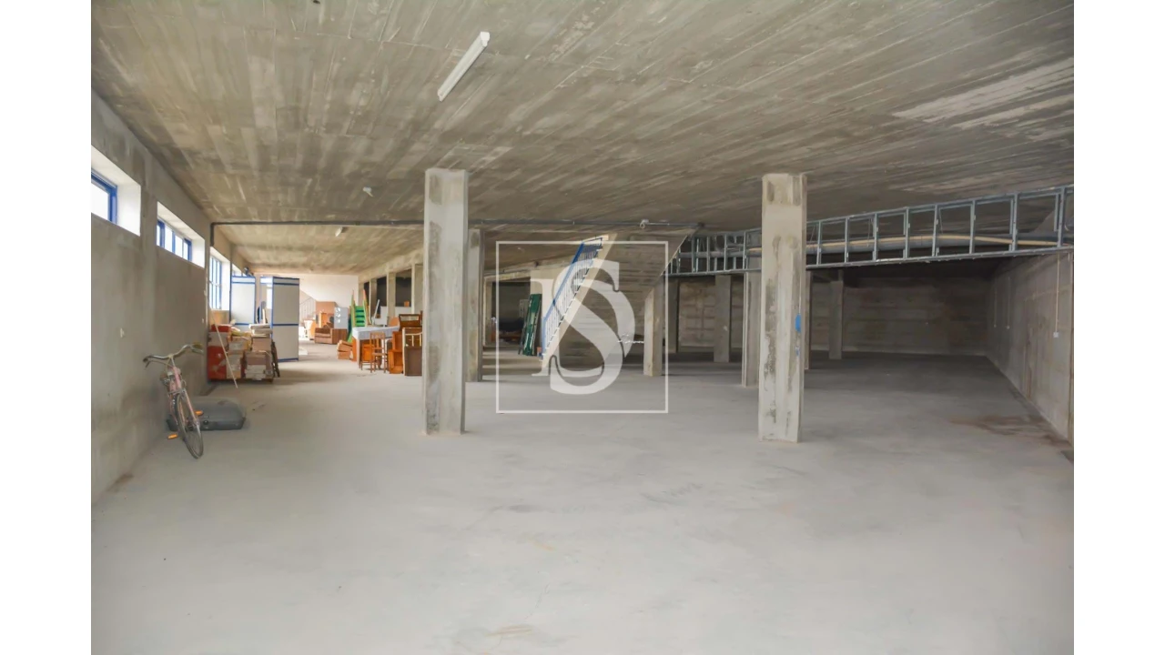 Armazém para Venda em São Pedro de Tomar Foto 5