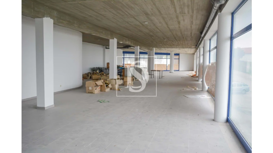 Armazém para Venda em São Pedro de Tomar Foto 3