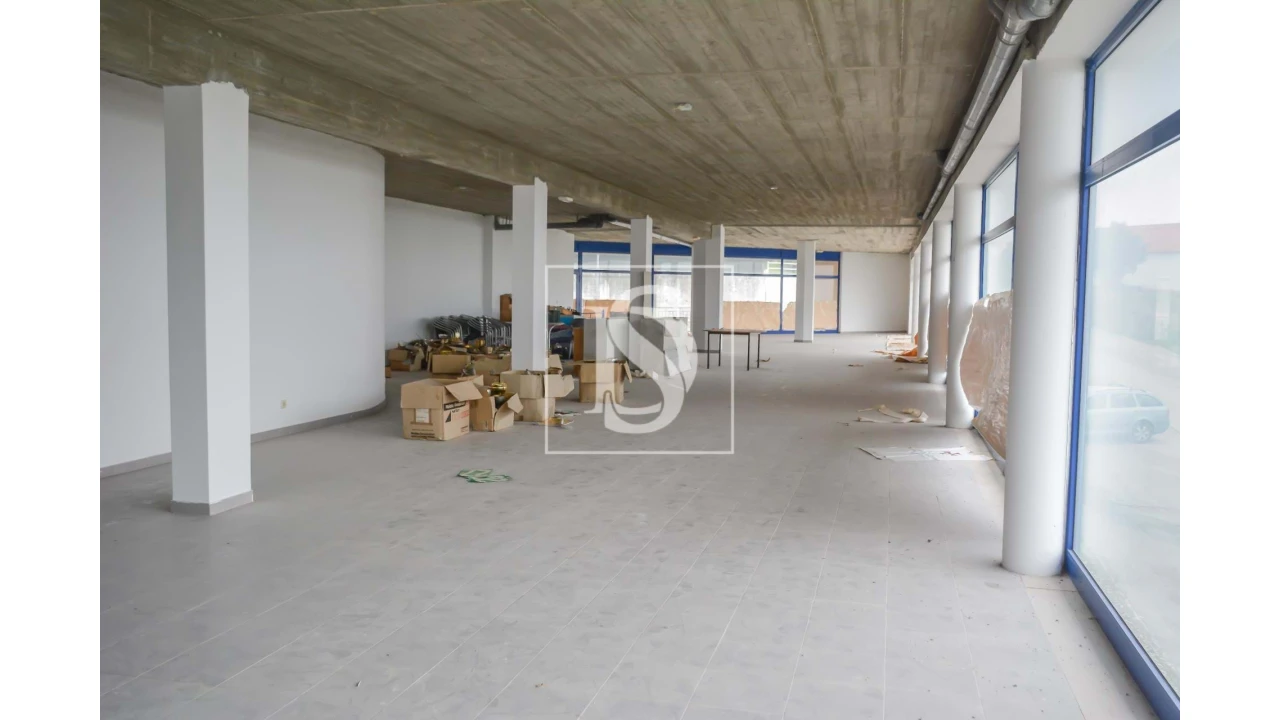 Armazém para Venda em São Pedro de Tomar Foto 3