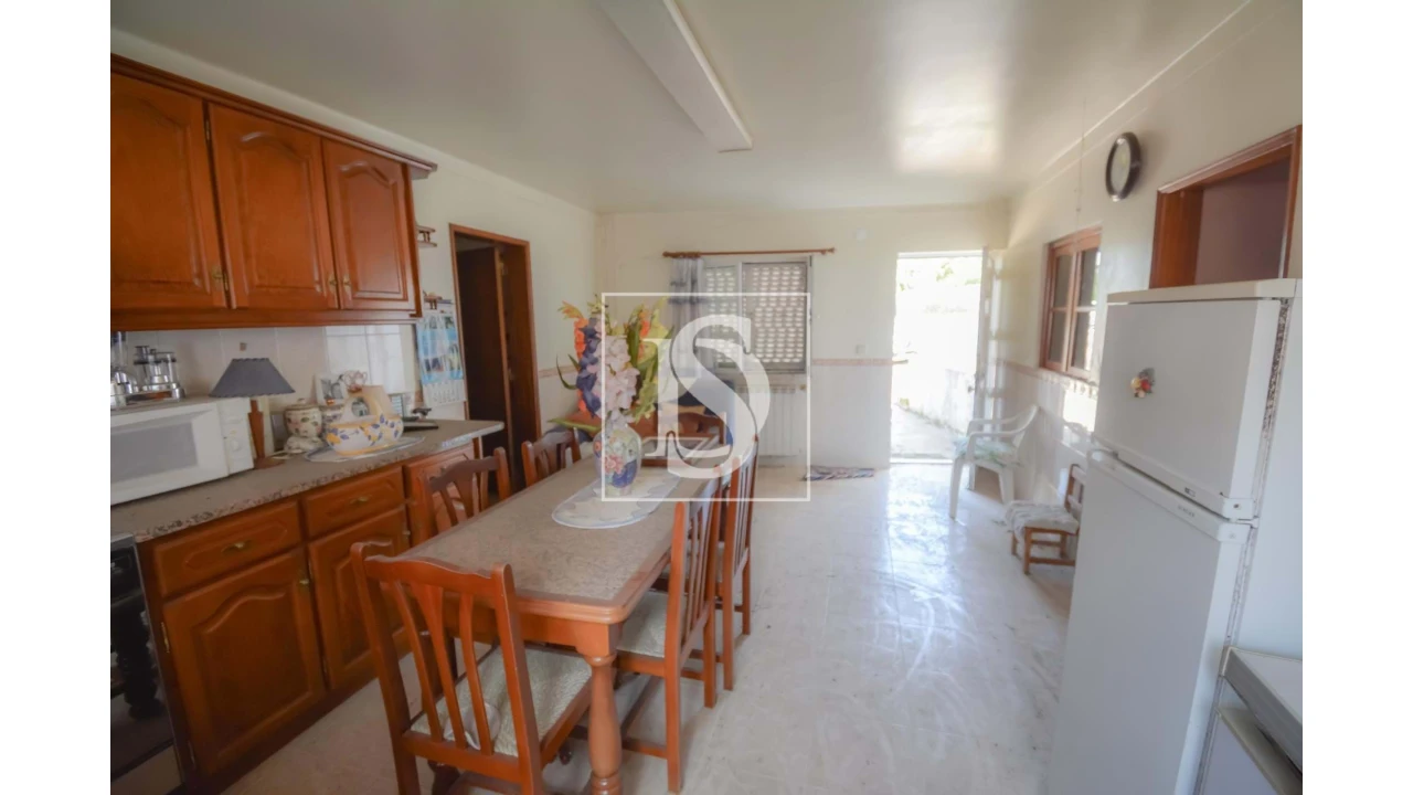 Moradia T3 para Venda em Casais e Alviobeira Foto 4