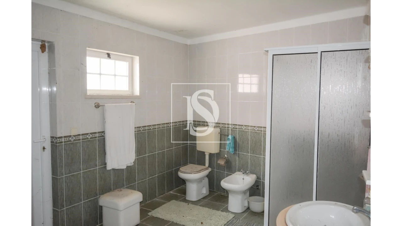 Moradia T3 para Venda em Casais e Alviobeira Foto 13