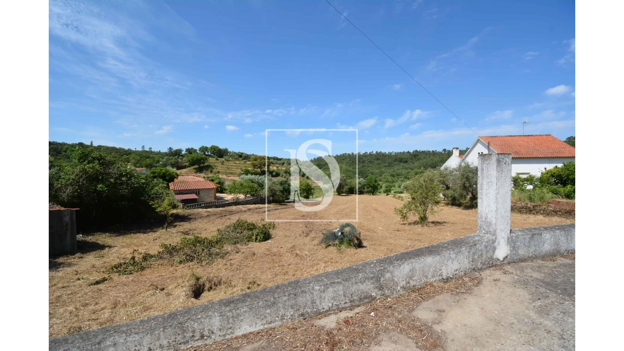 Moradia T3 para Venda em Casais e Alviobeira Foto 3