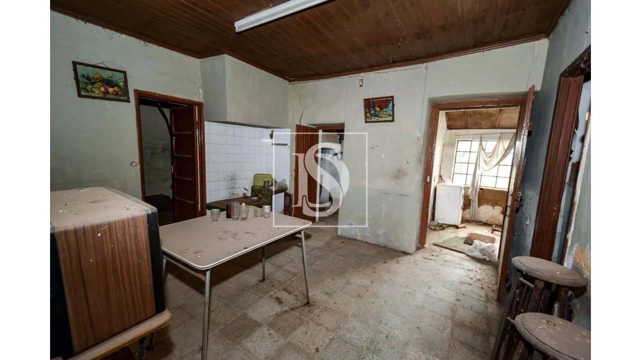 Moradia T4 para Venda em Casais e Alviobeira Foto 3