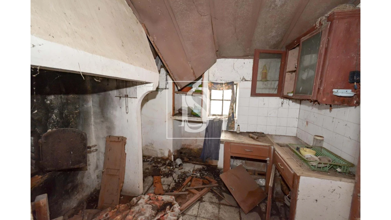 Moradia T4 para Venda em Casais e Alviobeira Foto 6