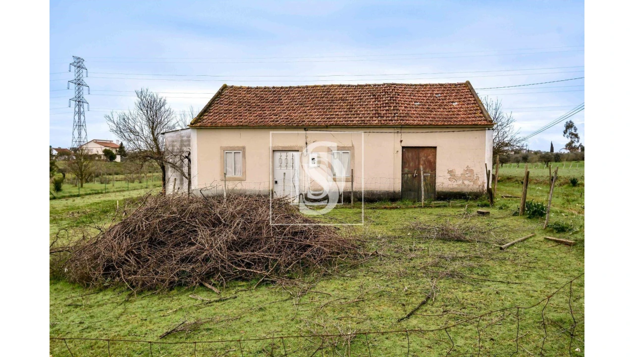 Moradia T4 para Venda em Casais e Alviobeira Foto 1