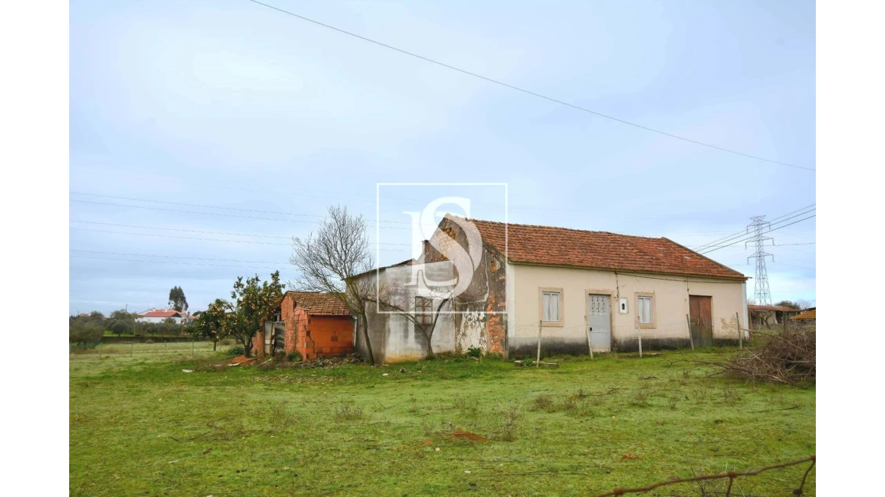 Moradia T4 para Venda em Casais e Alviobeira Foto 10