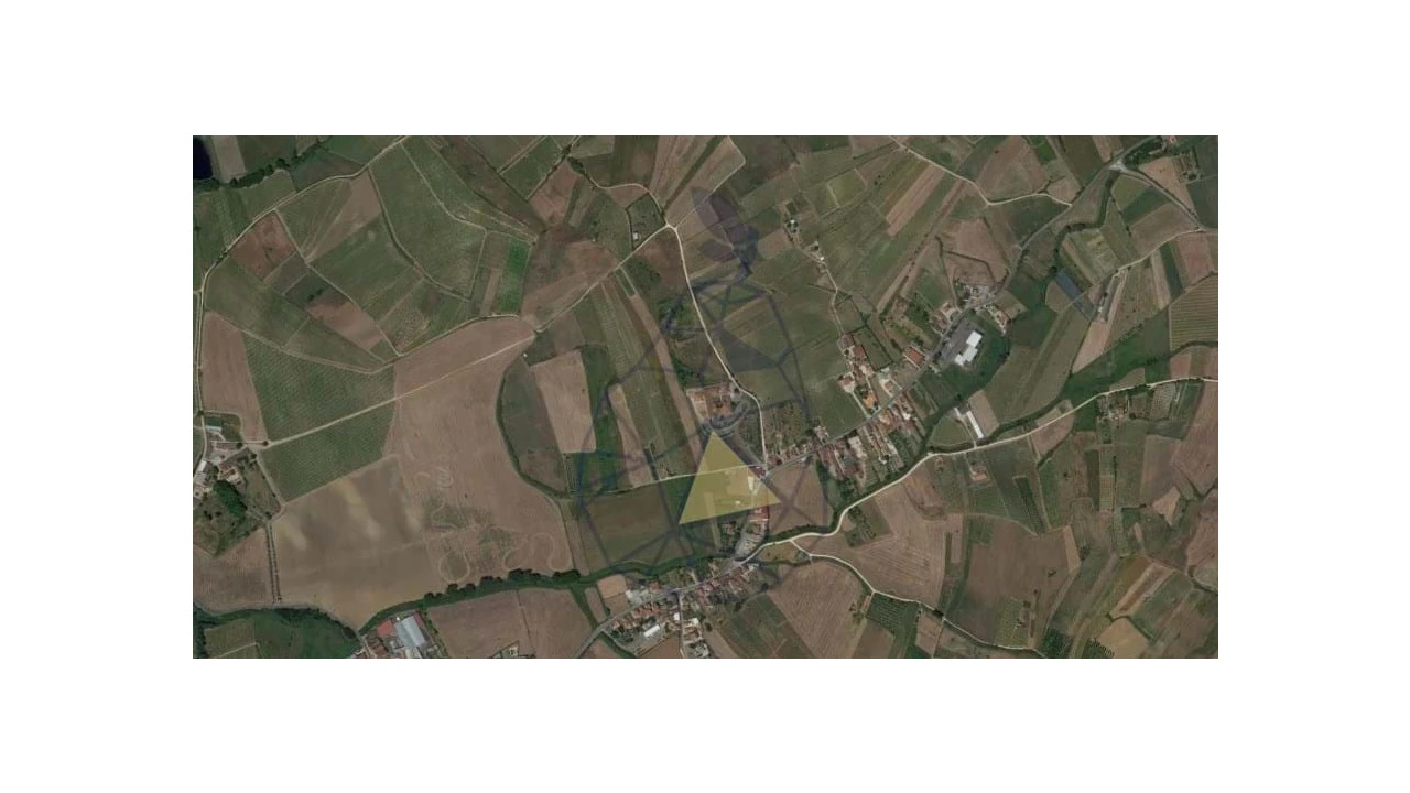 Terreno para Venda em Olhalvo Foto 8