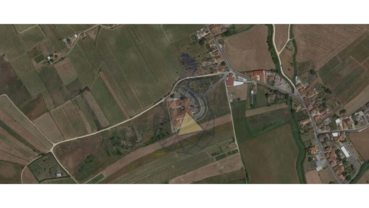 Terreno para Venda em Olhalvo Foto 4