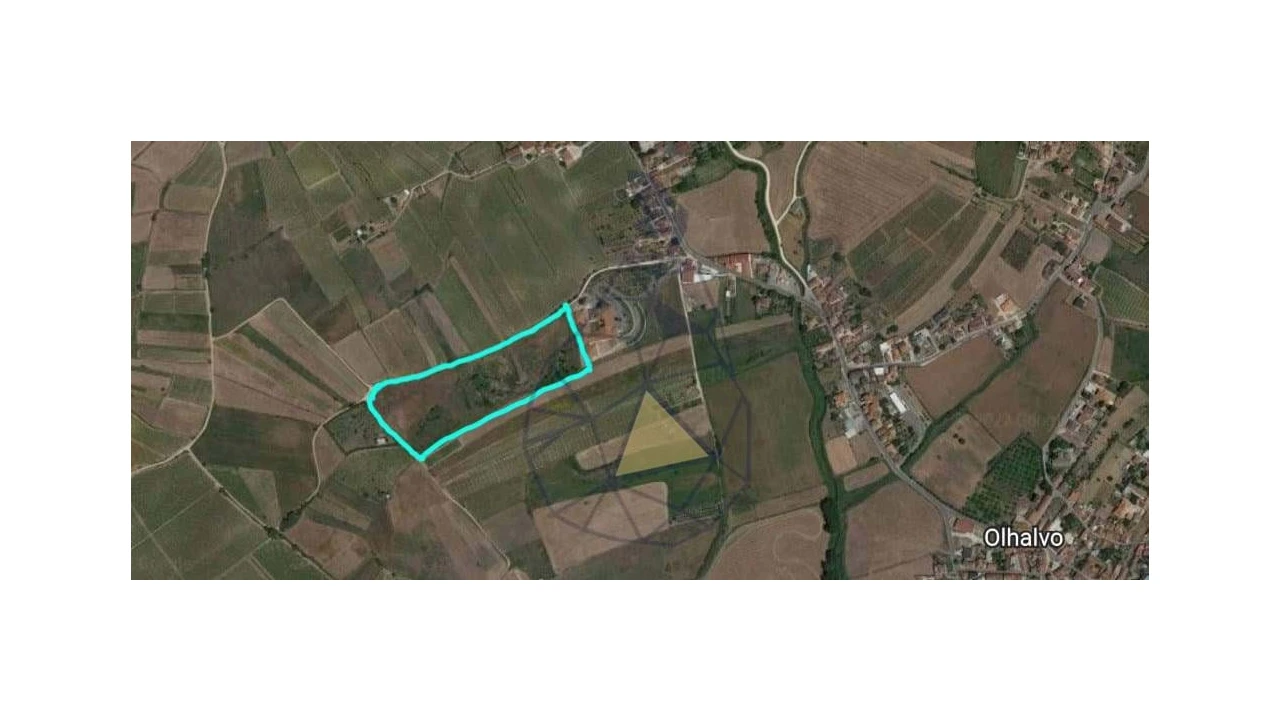 Terreno para Venda em Olhalvo Foto 1