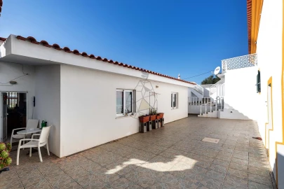 Moradia T10 para Venda em Silves