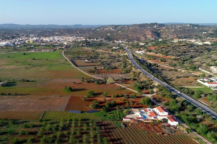 Moradia T10 para Venda em Silves Foto 76