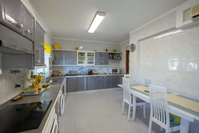 Moradia T7 para Venda em Portimão