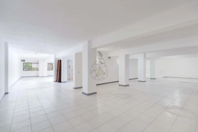 Negócio para Venda em Albufeira e Olhos de Água