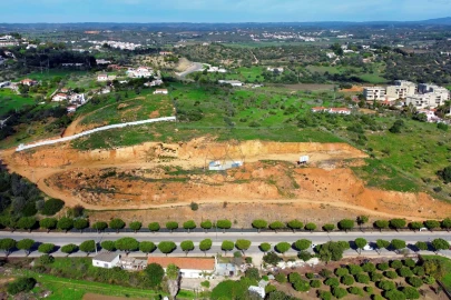 Terreno para Venda em Lagos (São Sebastião e Santa Maria)